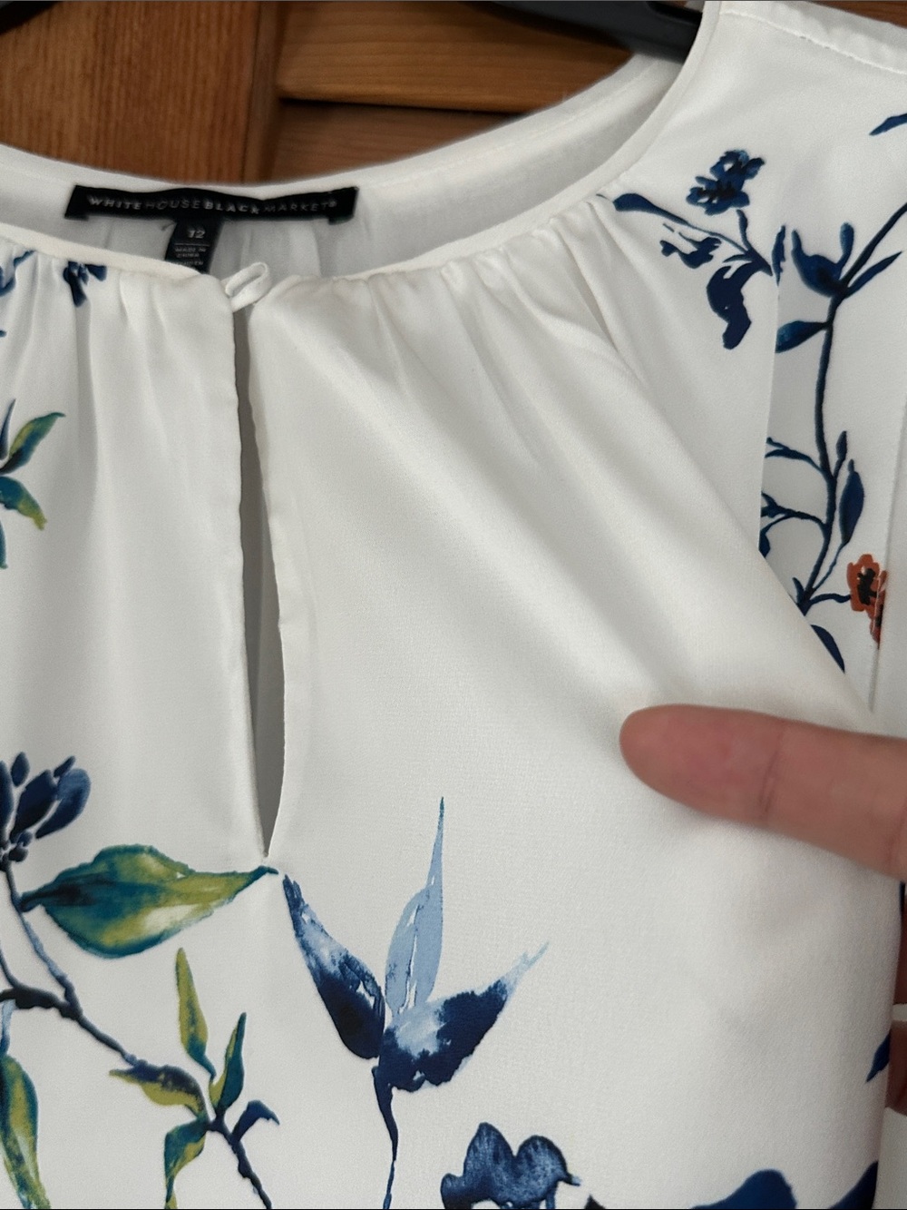 White House Black Market White Long-Sleeve Floral Blouse with Blue Print - Picture 5 of 5